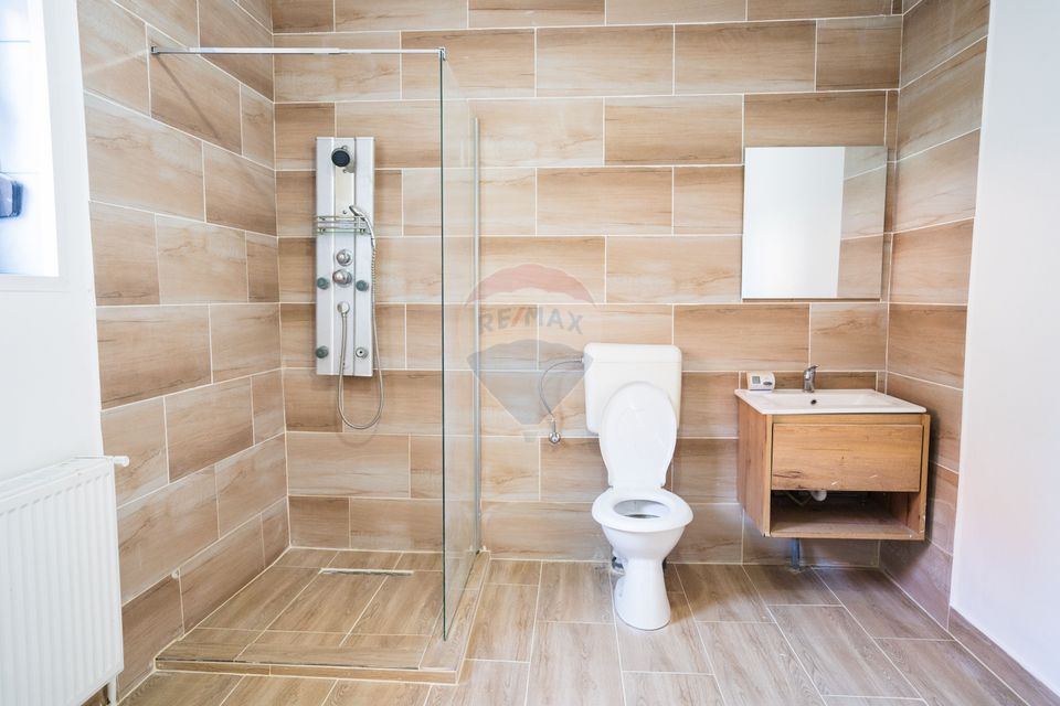 Casă individuală de Vânzare, 242mp utili+ teren de 380mp, în Pitești