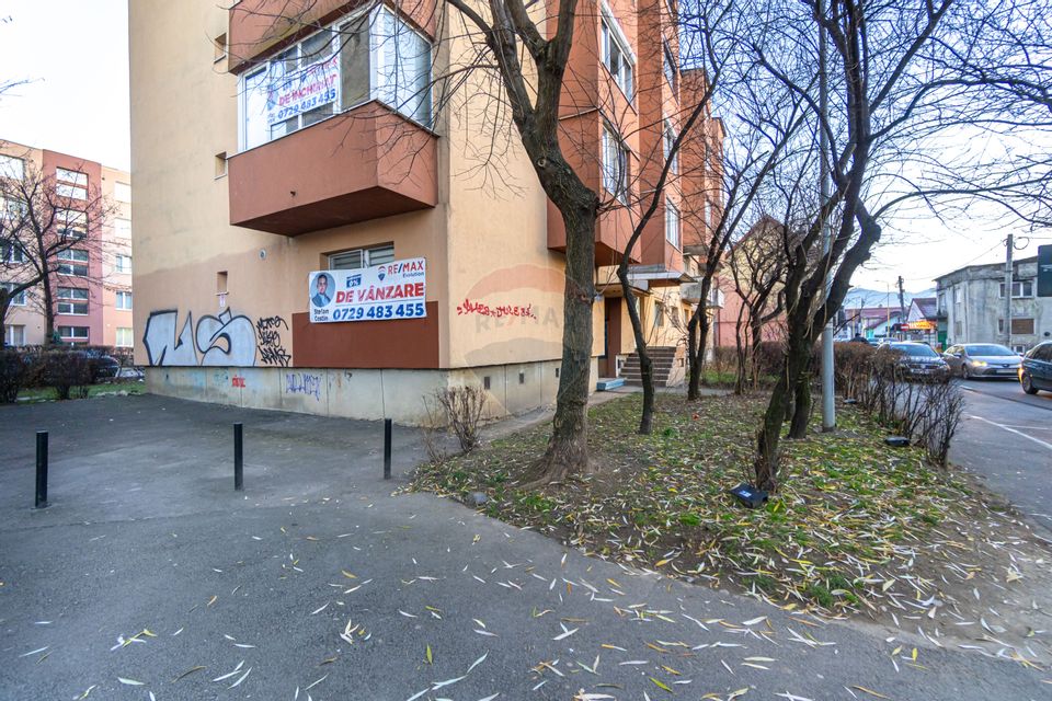 Apartament cu 2 camere de vânzare în zona Craiter
