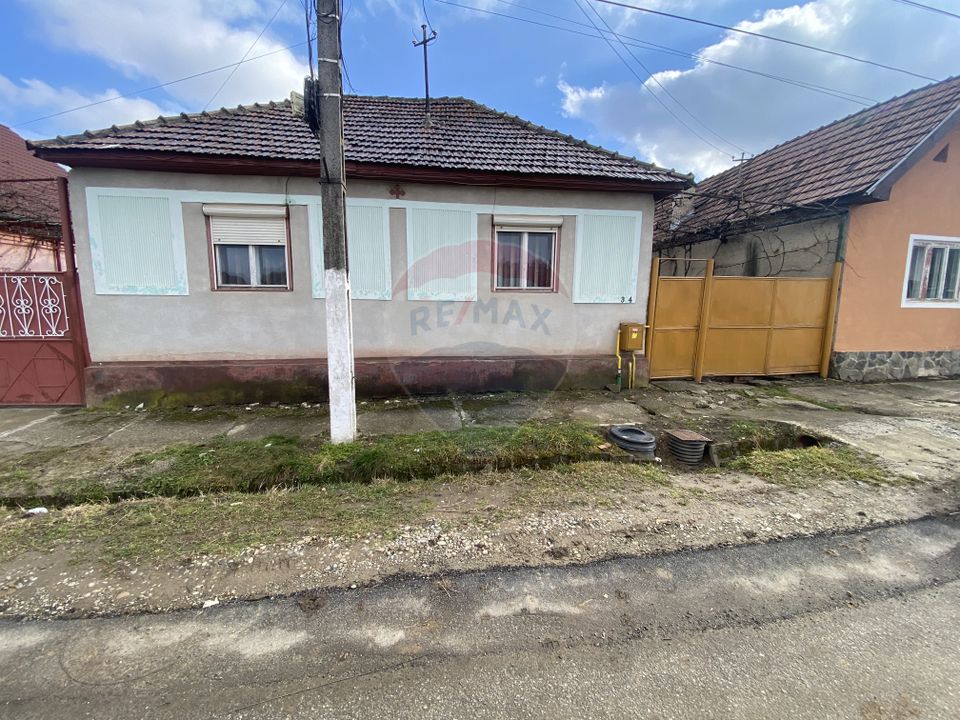Casă la țară în comuna Laslea