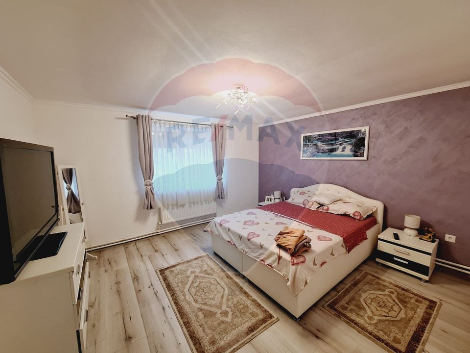 Casă cu 3 camere de vânzare in Hidiselu de Sus