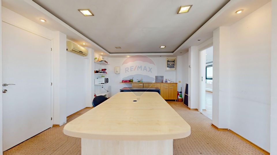 BIROU cu priveliște panoramică – Centru Civic