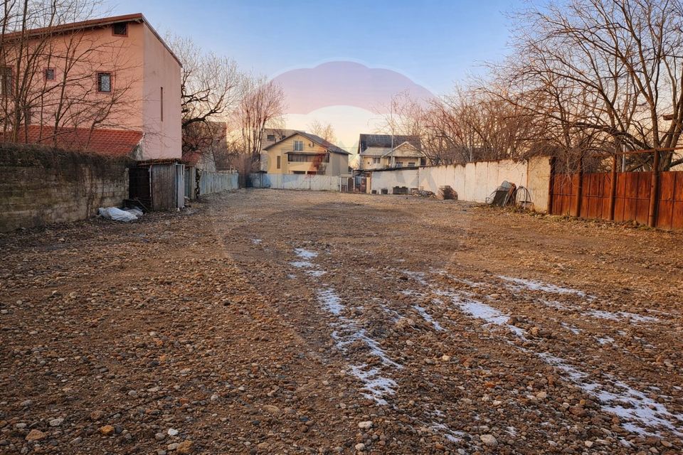 Land 2,000sqm Strada Drenajului