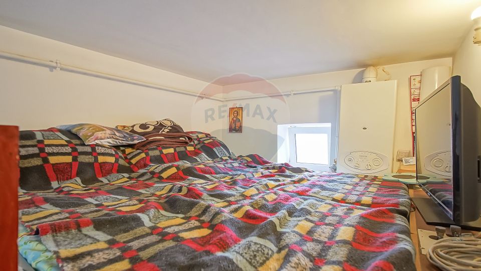 Comision 0% | Garsonieră la casă, curte comună– Matei Basarab