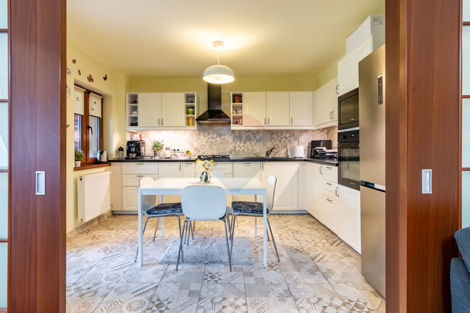 House / Villa in Buftea, all utilities, near the lake, bus, shops