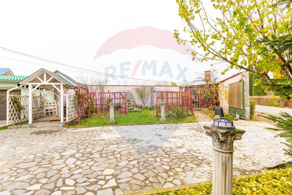 4 room Hotel / Pension for sale, Exterior Nord area