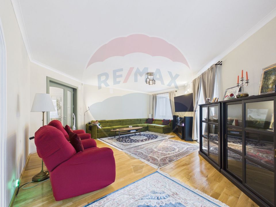 7 room House / Villa for sale