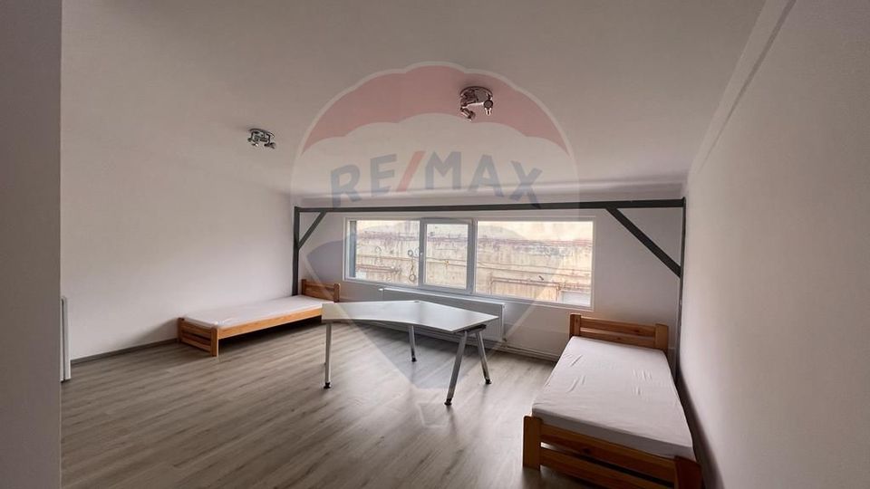 Spatiu comercial de 990mp de inchiriat