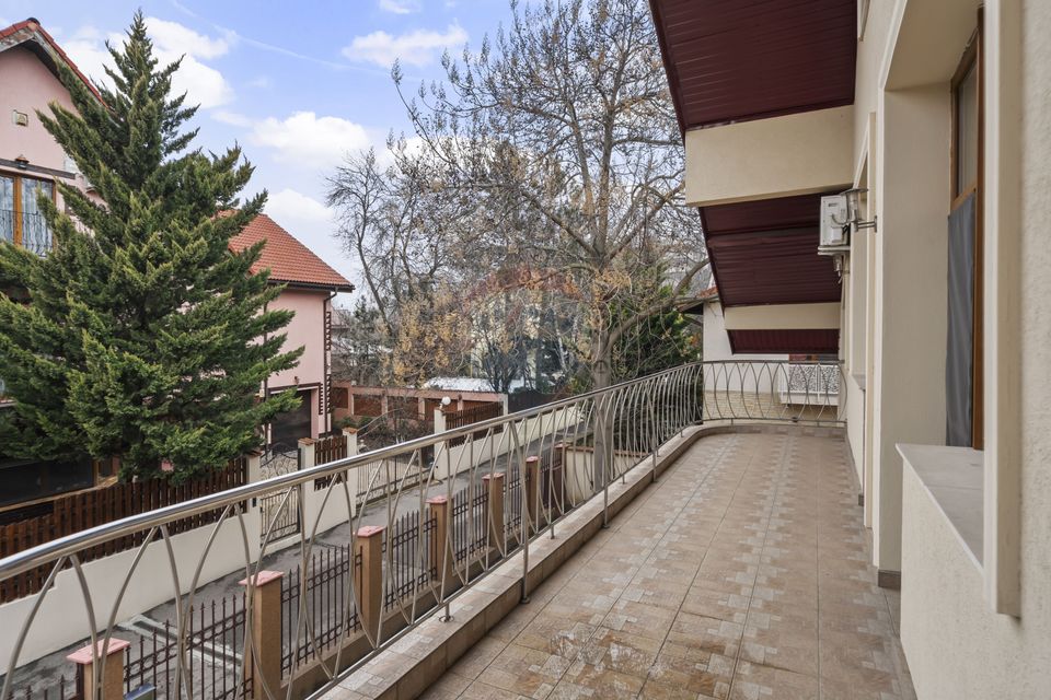 Casă / Vilă cu 6 camere de închiriat în zona Nord