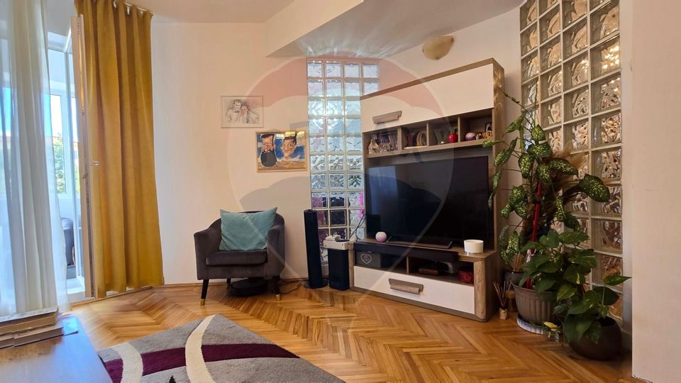 Închiriez apartament. 2 camere, Zorilor