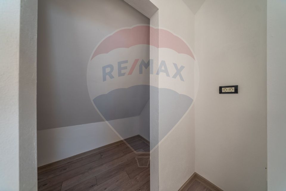 Apartament cu 2 camere vanzare + loc privat de parcare comision ZERO