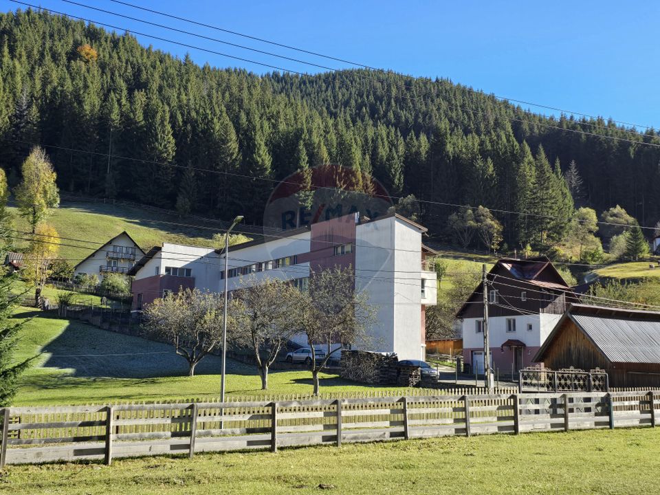 Vila / Pensiune / Camin / Azil seniori, zona superba Moeciu, parcare