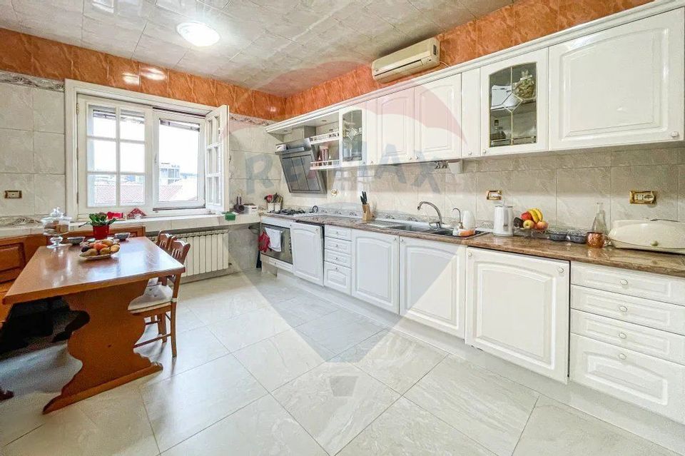 Spatiu deosebit | Destinatie mixta | Locuri parcare | 13 Septembrie