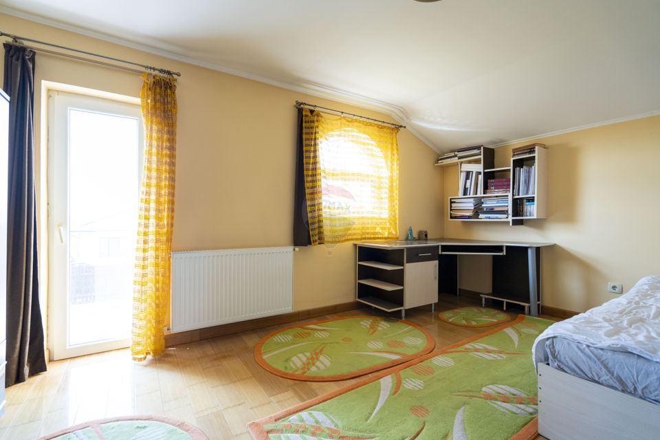 6 room House / Villa for sale