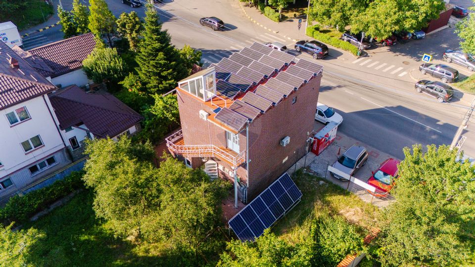 CLADIRE COMERCIALA CU SPATII OPEN SPACE