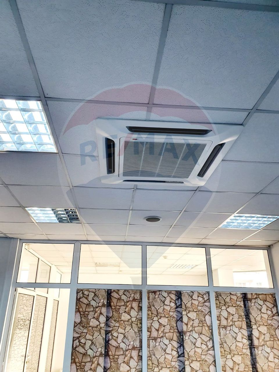 150sq.m Commercial Space for rent, Central area