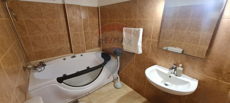 Apartament cu 3 camere de vânzare în zona Straulesti