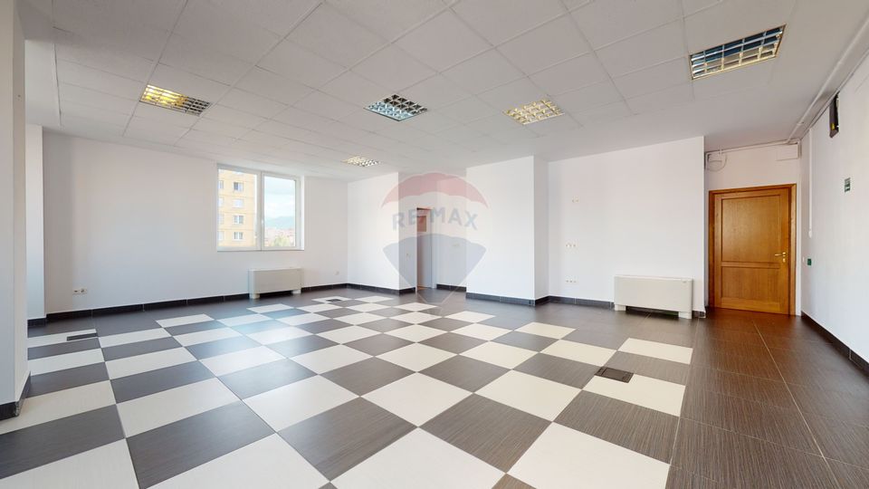 121sq.m Office Space for rent, Central area