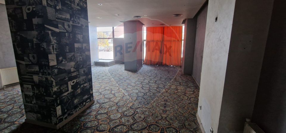 115sq.m Commercial Space for rent, Ultracentral area