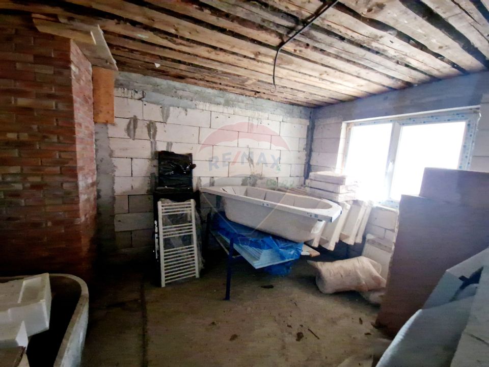 8 room House / Villa for sale