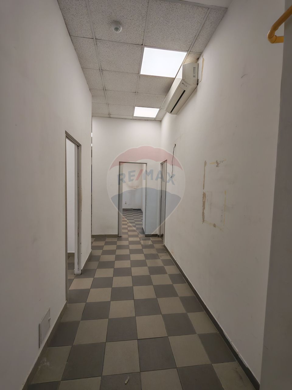 230.99sq.m Commercial Space for rent, Ultracentral area