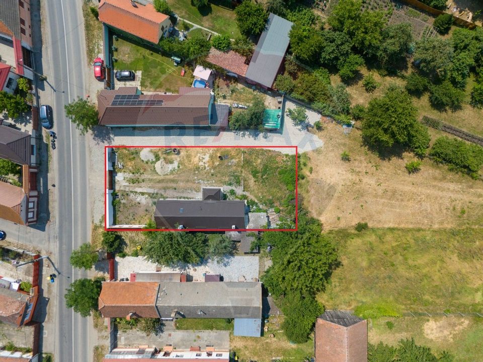 Casa renovata cu teren generos