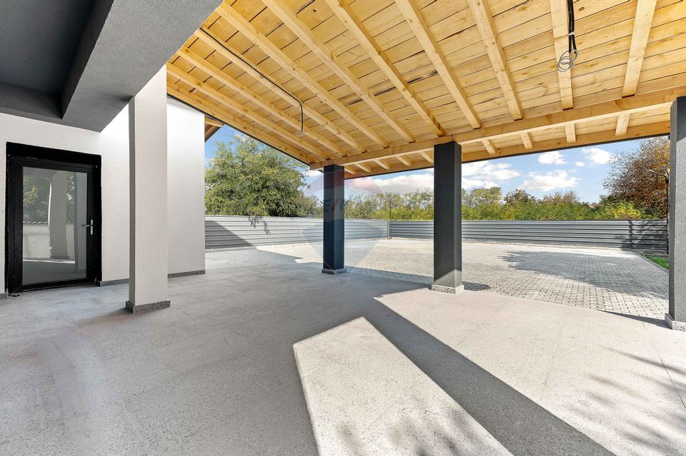 410sq.m Commercial Space for rent, Central area