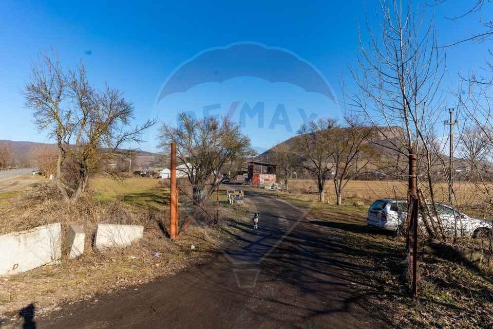 750sq.m Commercial Space for sale