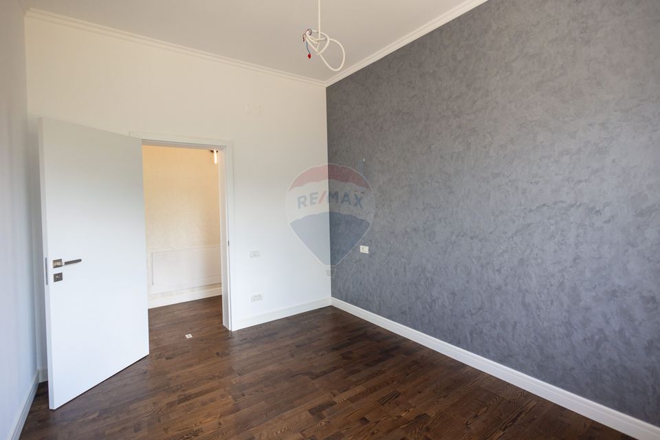 5 room House / Villa for sale