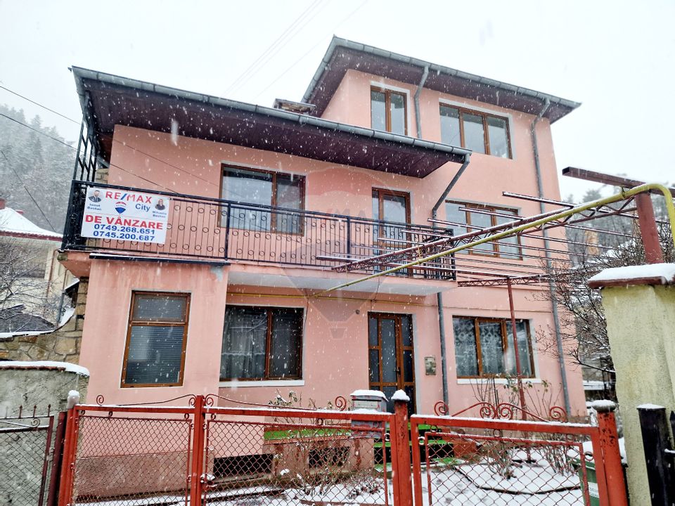 6 room House / Villa for sale, Central area