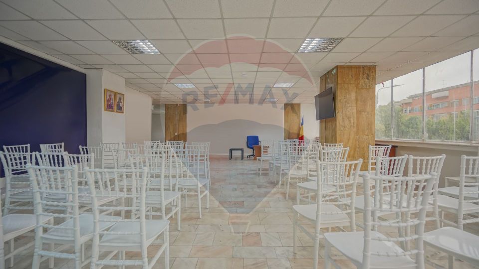 275sq.m Commercial Space for rent, 13 Decembrie area