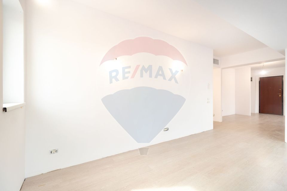 Unique 3 room oversized apartment, Damaroaia - Petrom City