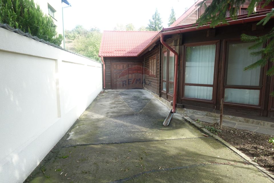 5 room House / Villa for sale