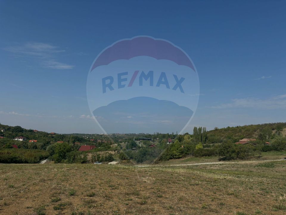 Teren de Vânzare, Intravilan, 5511 mp, în Zona de Dealuri cu Panoramă