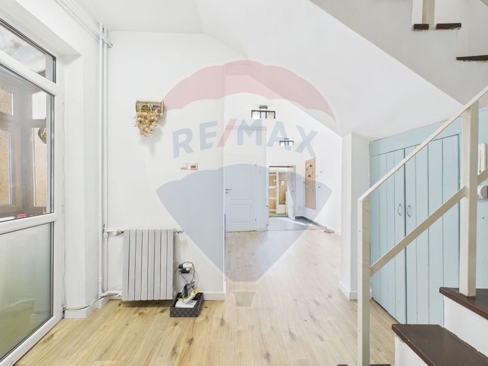 Casă / Vilă cocheta cu 3 camere - de vanzare - zona Basarab