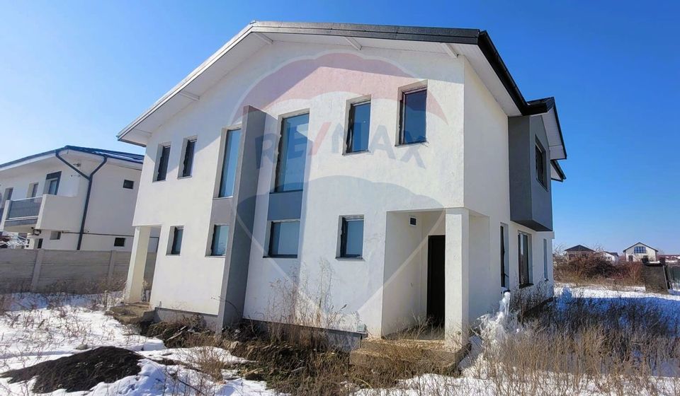 4 room House / Villa for sale, Central area