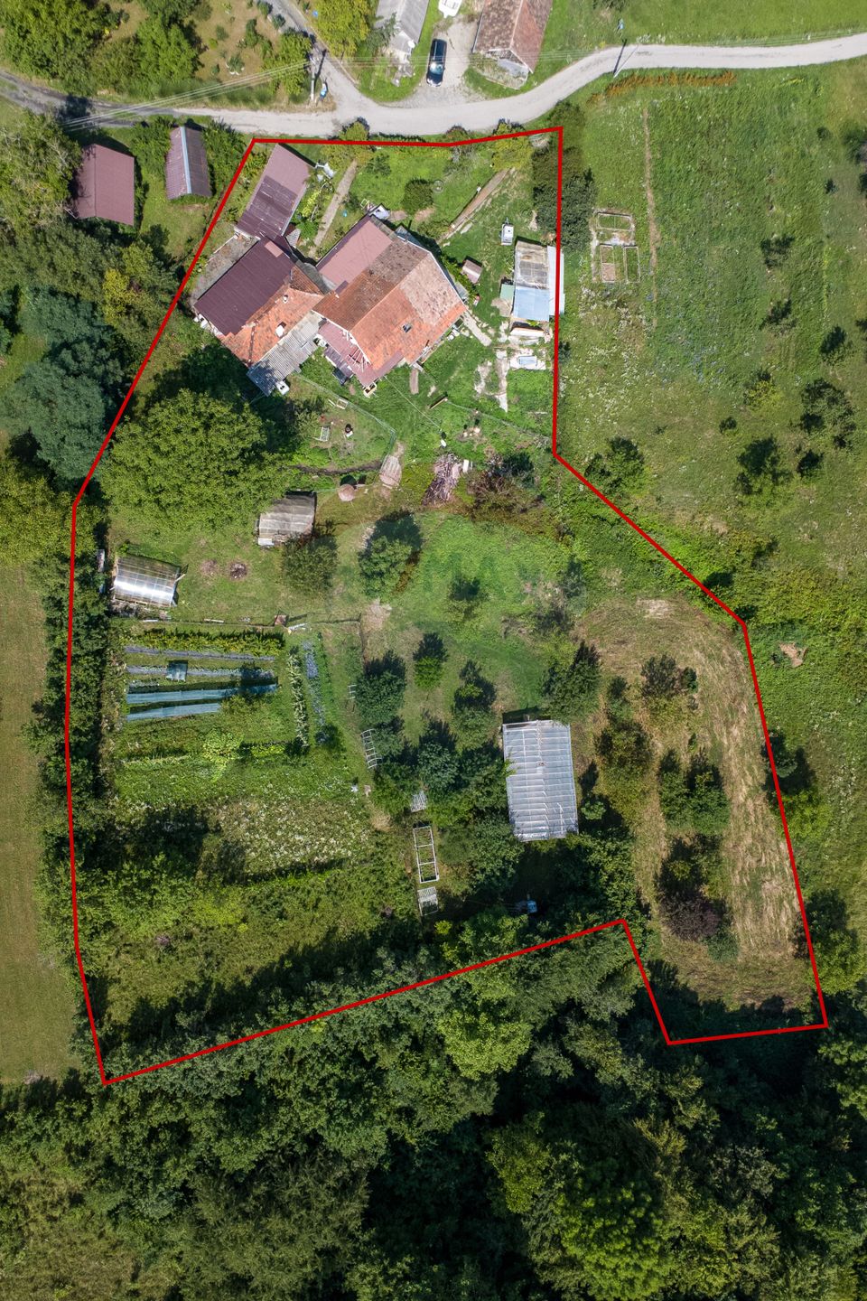 Casă / Vilă cu 10 camere amplasate in 2 corpuri de cladire de vanzare