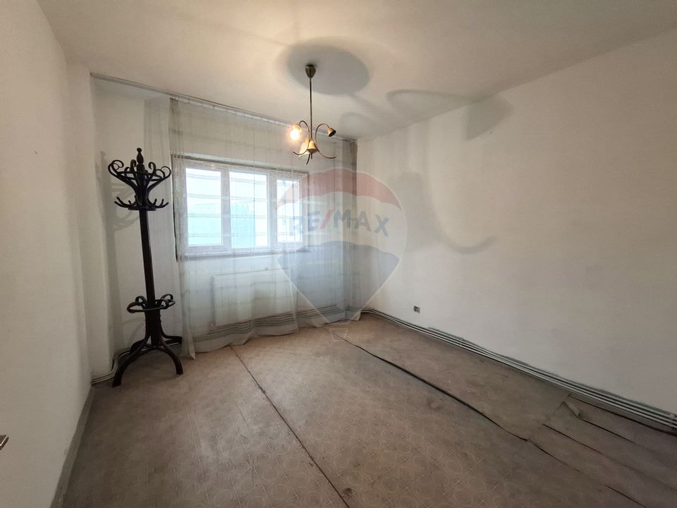 Vanzare Apartament 2 camere cu centrala, Titan