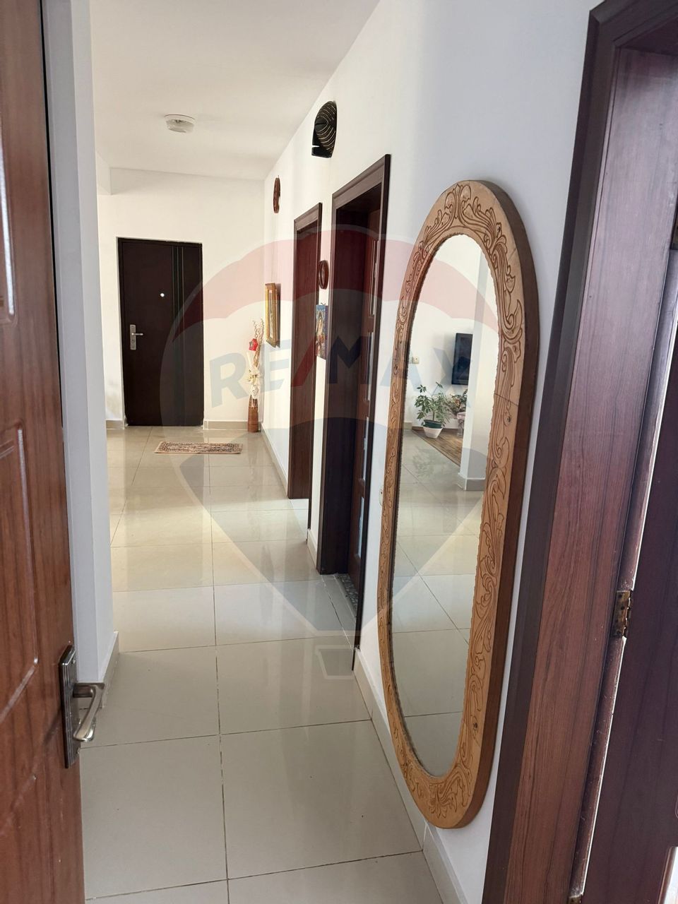 Pensiune cu 23 camere de vânzare in Mamaia Sat