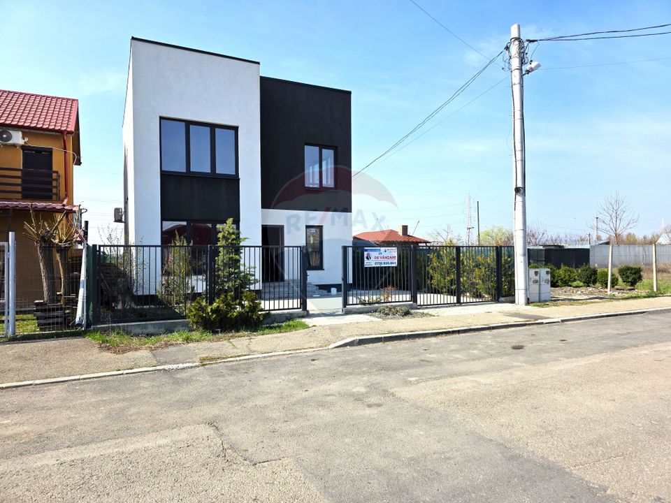 4 room House / Villa for sale, Micro 14 area