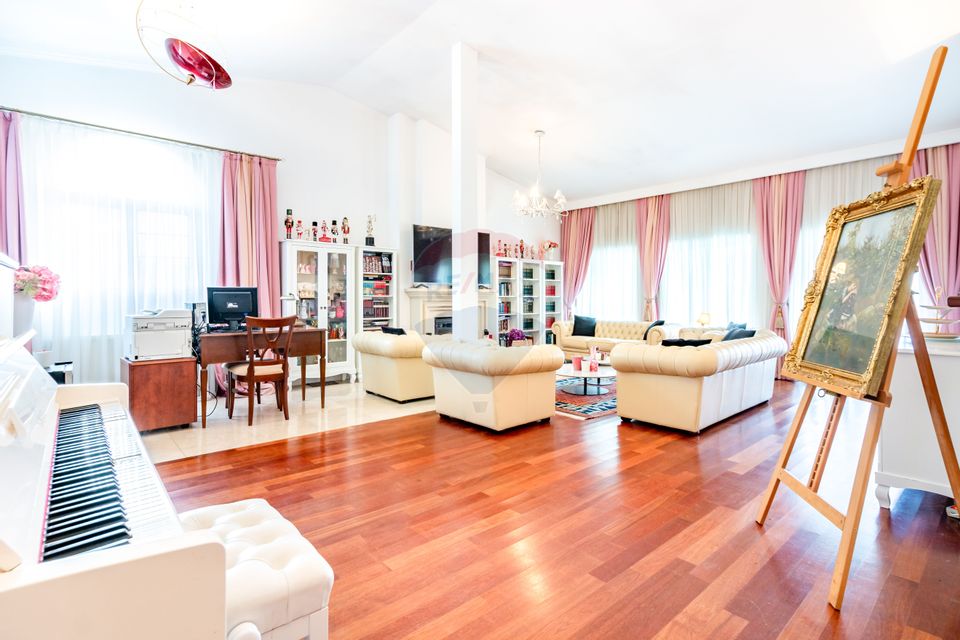 Snagov - Vila 5 camere cu semineu, piscina si iesire directa la lac