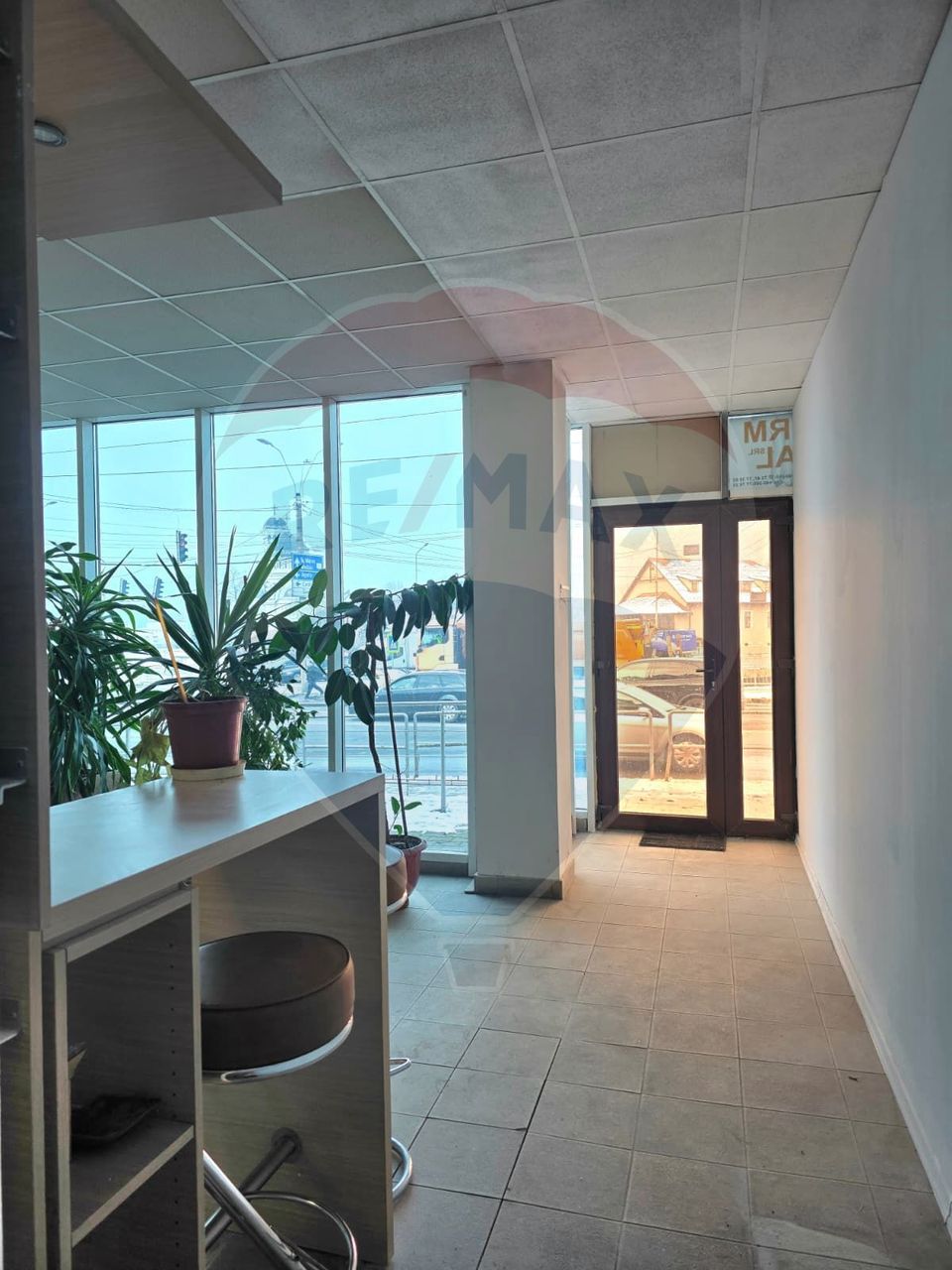 120sq.m Commercial Space, Ultracentral area