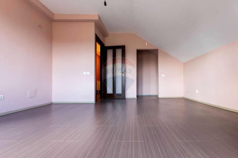 10 room House / Villa for sale, Serbanesti area
