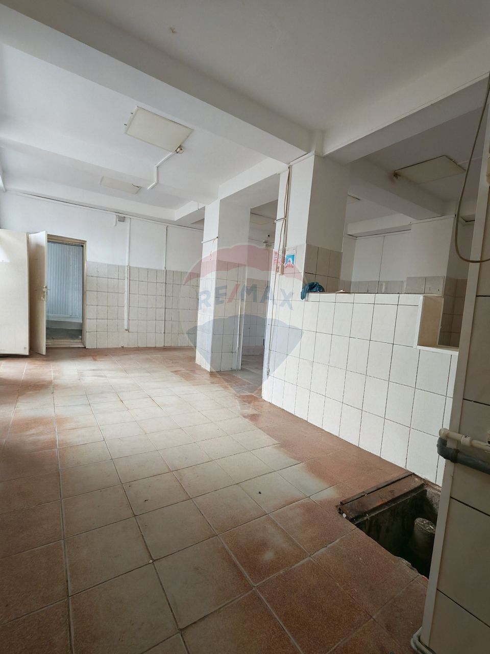 200sq.m Commercial Space for rent, Valea Rosie area