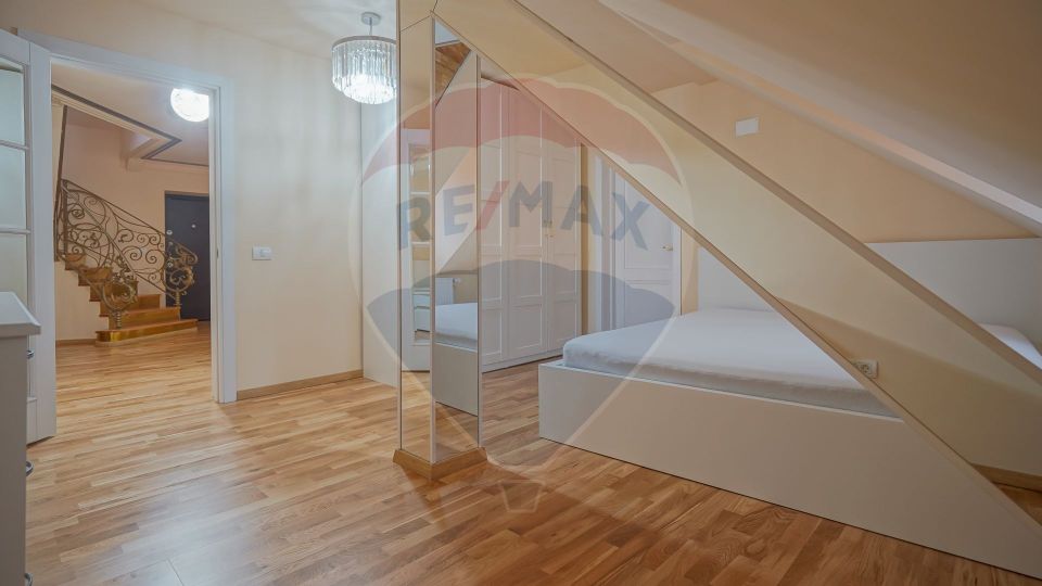 Apartament cu 4 camere | Ultracentral | Lux | Priveliste | Parcare