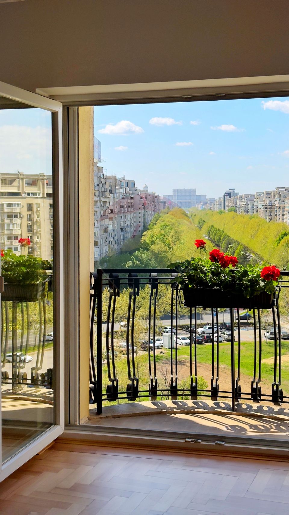 4 Camere Piata Alba Iulia 102 mp vedere Bd. Unirii si Casa Poporului
