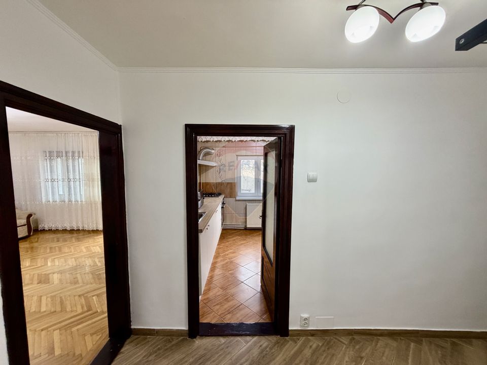 Apartament 3 camere etaj 1