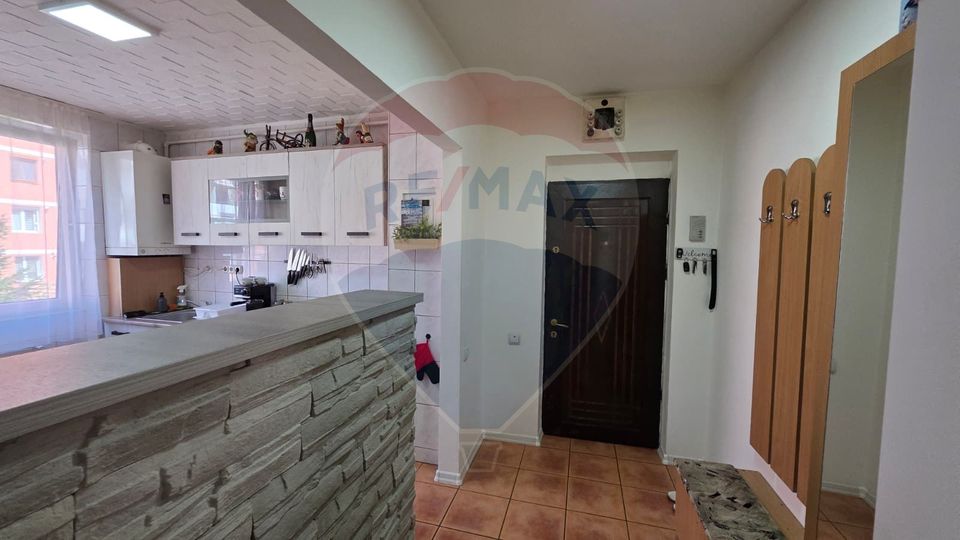 Apartament cu 3 cam de vânzare, str. Feleac, G. Campului