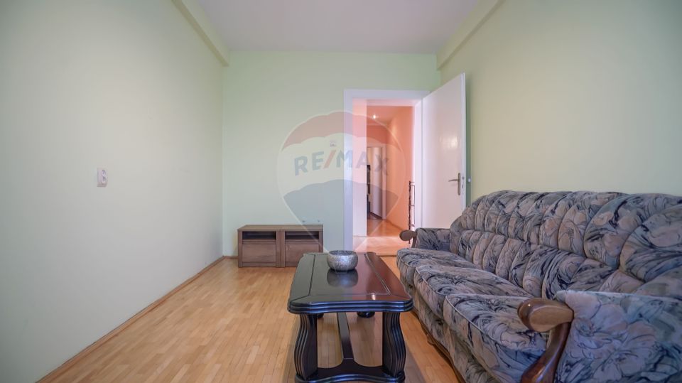 Apartament cu 3 camere de închiriat zona centrala Maior Cranta