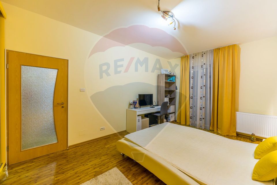 Apartament modern la Bermo Micalaca