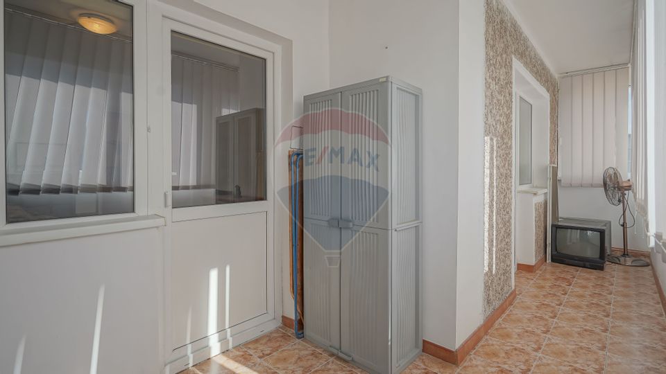 3 room Apartment for sale, Tractorul area